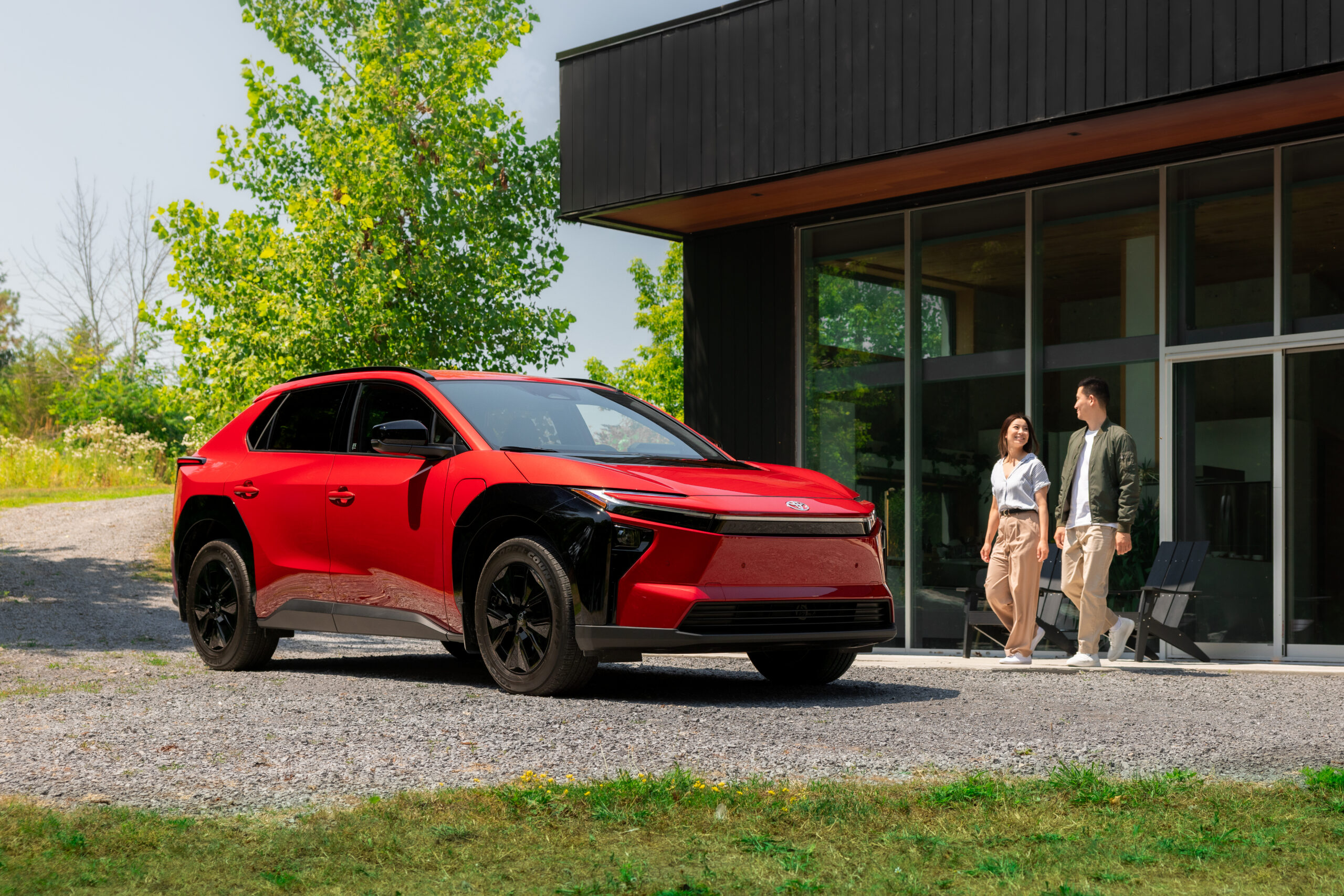 Electric or Hybrid? Why More Drivers Are Making the Switch